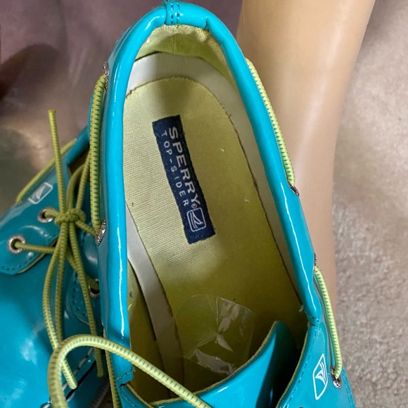 Sperry’s in shiny teal, classic, fashionable boat shoes - Picture 2 of 12
